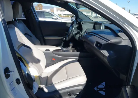 2021 Lexus Ux 250H z USA, uszkodzony, nr VIN JTHX9JBH8M2042728